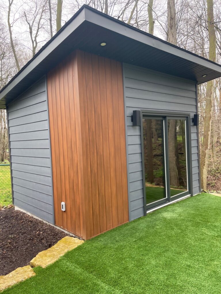 Home exterior project to install siding, soffit, and fascia performed by Distinct Exteriors in Tillsonburg Ontario.