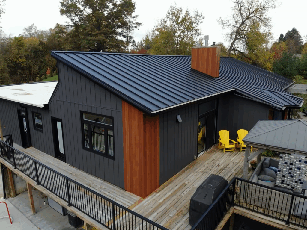 Home exterior project to install siding, soffit and fascia performed by Distinct Exteriors in Tillsonburg Ontario.